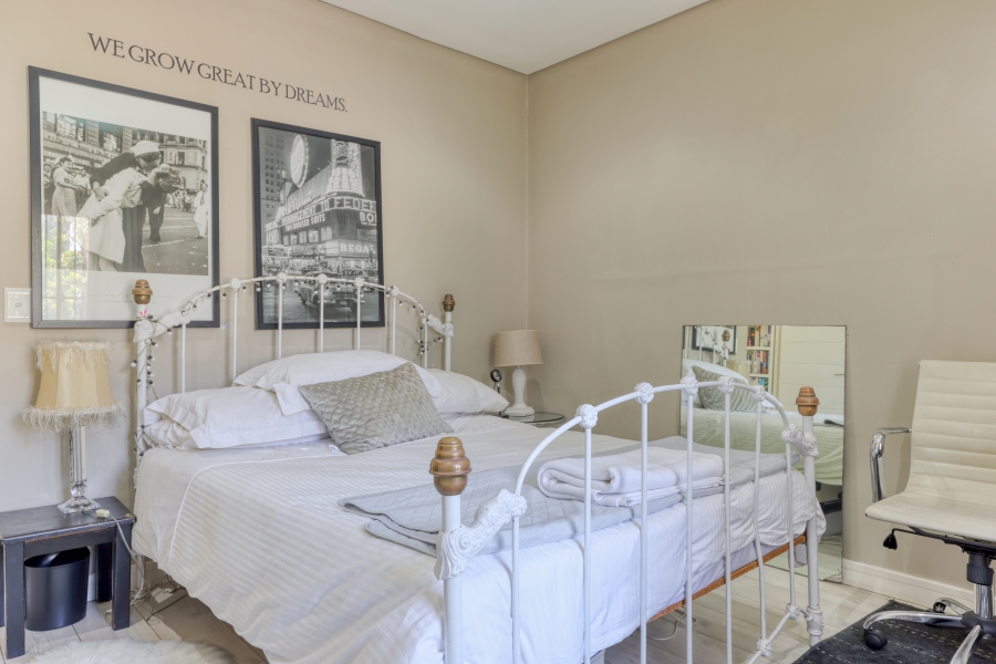 3 Bedroom Property for Sale in Sea Point Western Cape